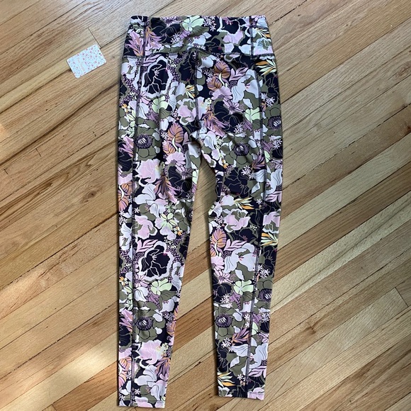 W/tag FP Movement set - Picture 5 of 6